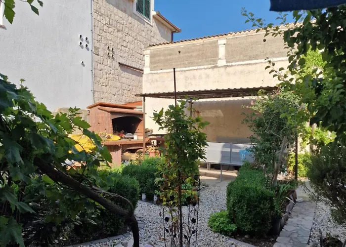 公寓 Mali Raj Vranjic